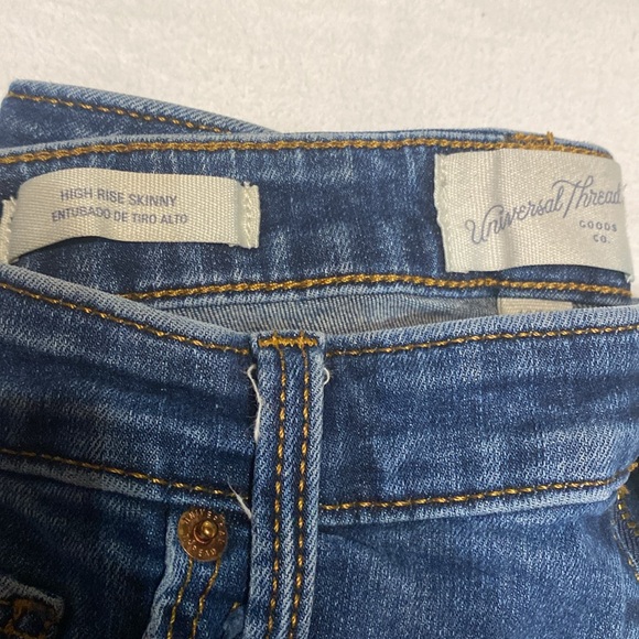 Universal Threads High Rise Skinny Jeans - Picture 2 of 5